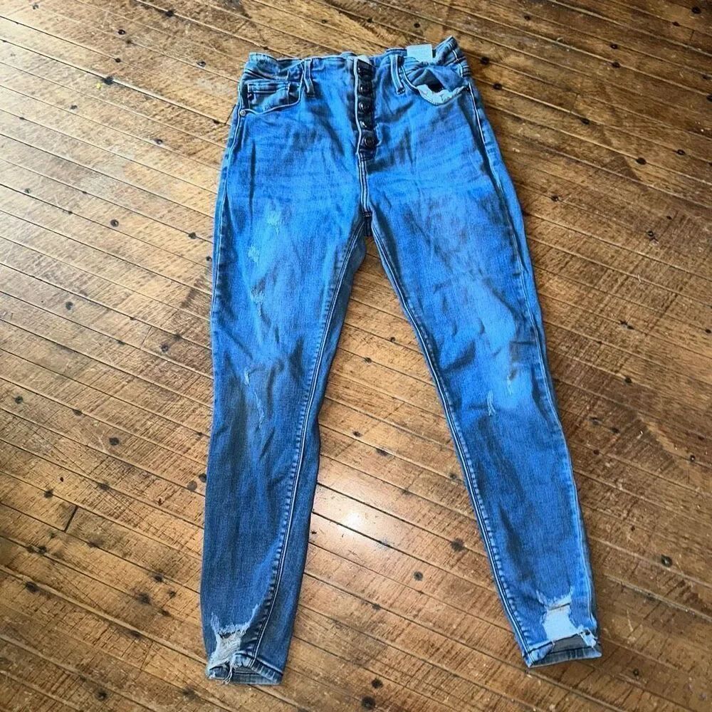 Kancan distressed multi button 15/31βstretchy jeans